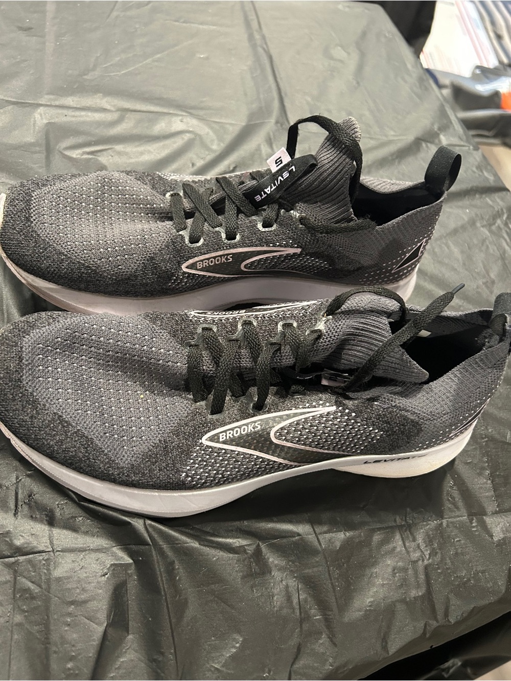 Brooks Levitate womens gray and levender Running Shoes
